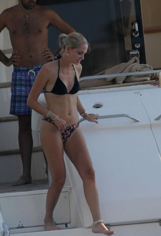 25P Chiara Ferragni nude