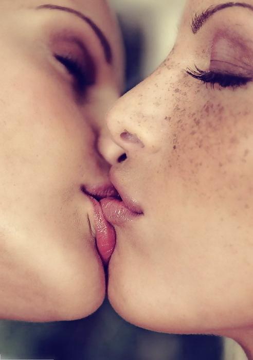 4P Sapphic Spit Swapping