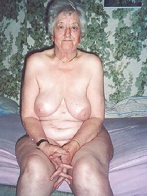 25P Big Tits Grannies 6