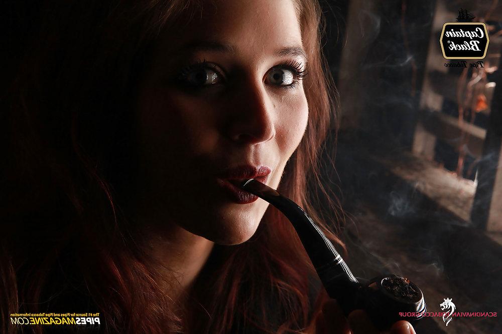 25P Pipe smoking