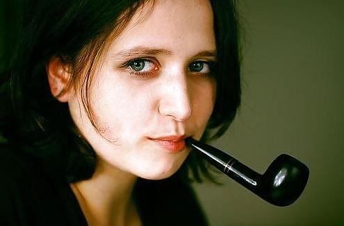 25P Pipe smoking