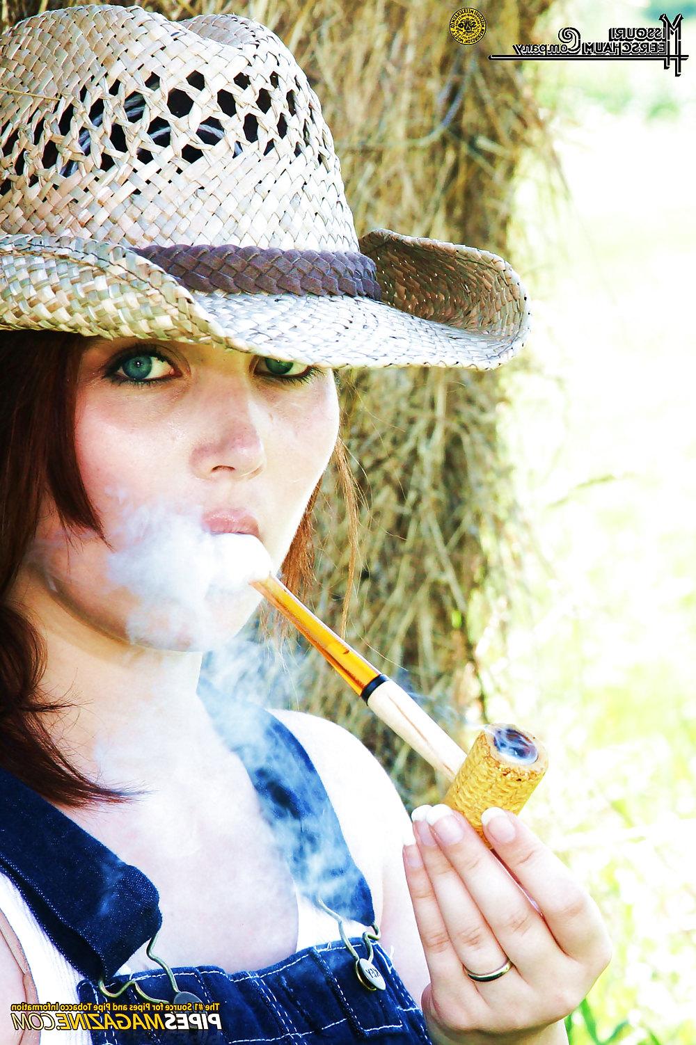 25P Pipe smoking
