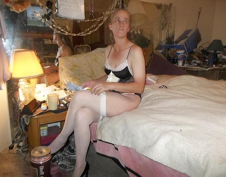 11P Wife Playing Maid