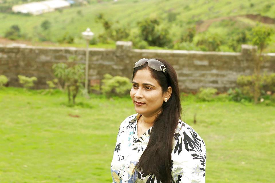 24P Sexy hot indian lady