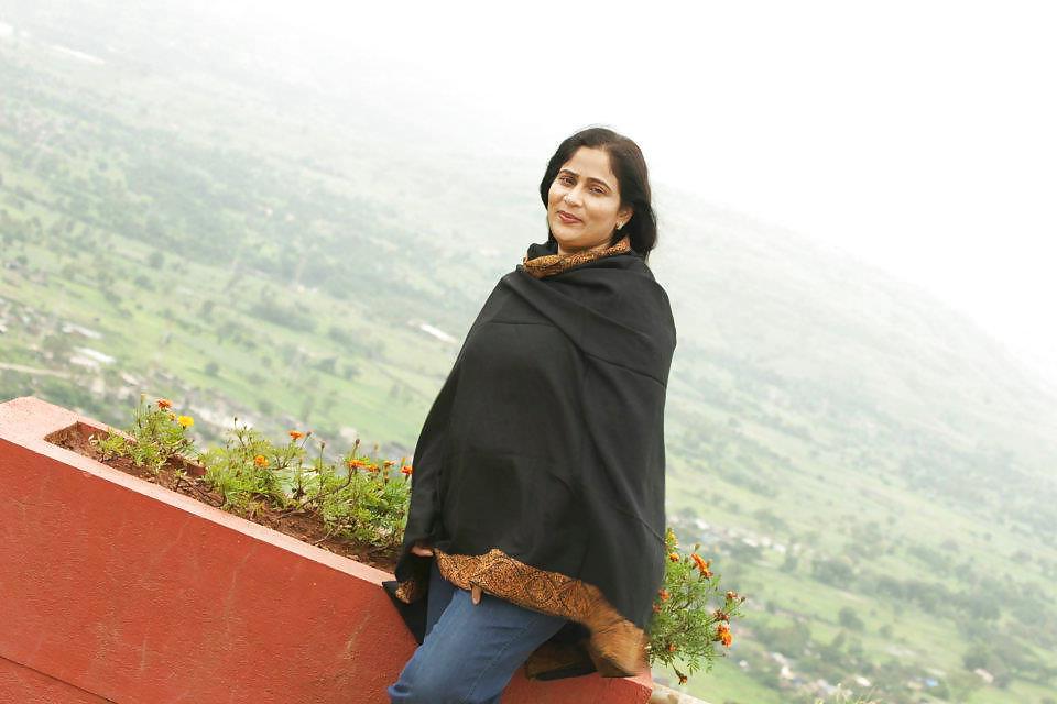 24P Sexy hot indian lady