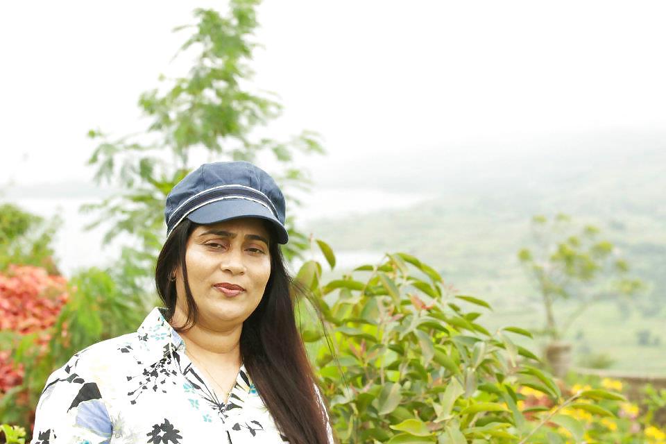 24P Sexy hot indian lady