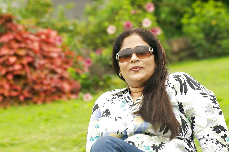24P Sexy hot indian lady