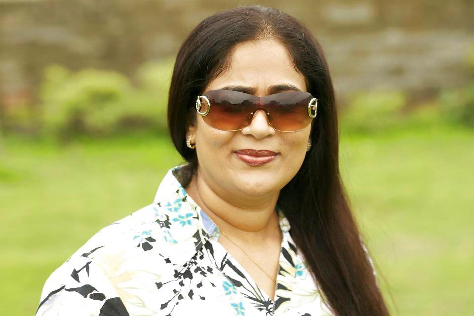 24P Sexy hot indian lady