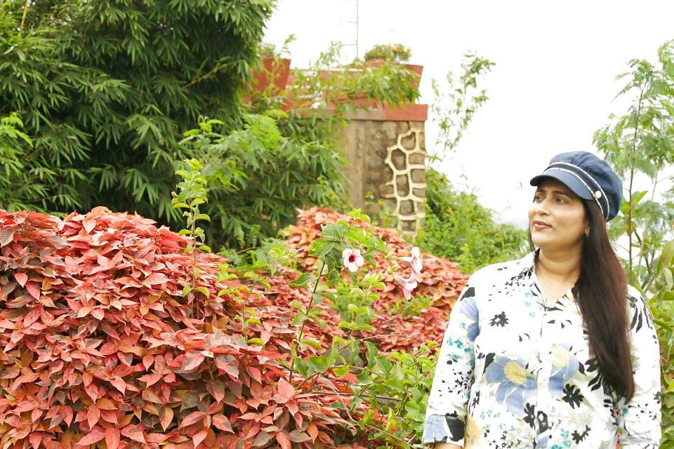 24P Sexy hot indian lady