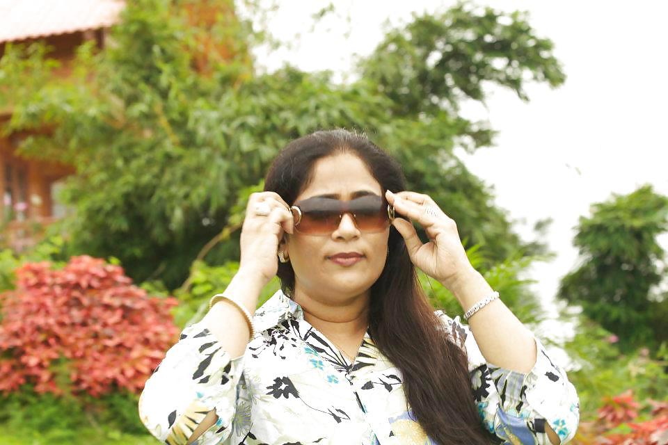 24P Sexy hot indian lady