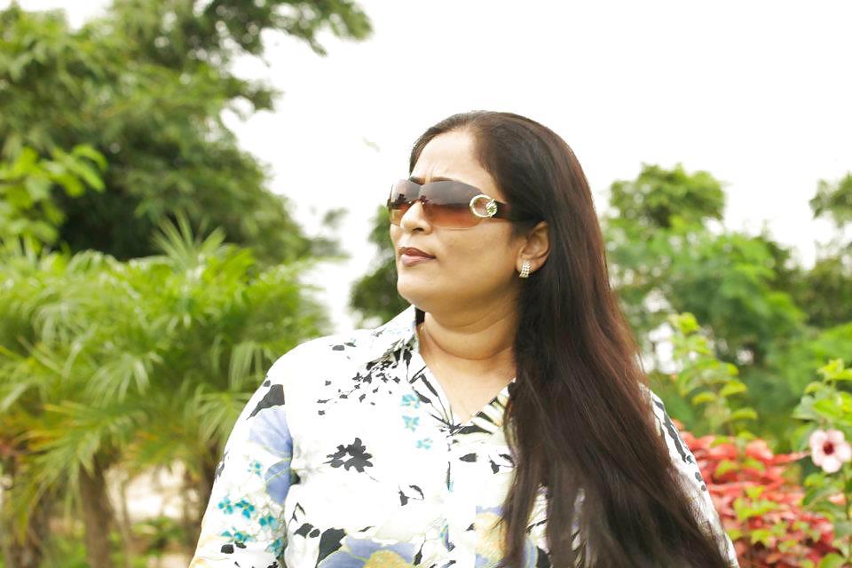 24P Sexy hot indian lady
