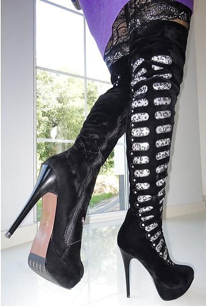 12P Boots