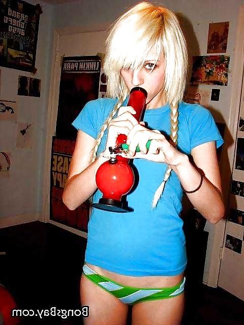 25P Pot smoking hotties 2