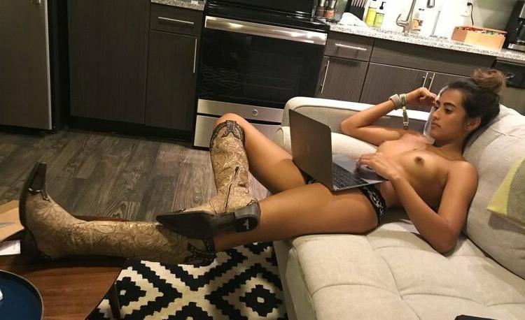 25P Katherinne Rodriguez nude