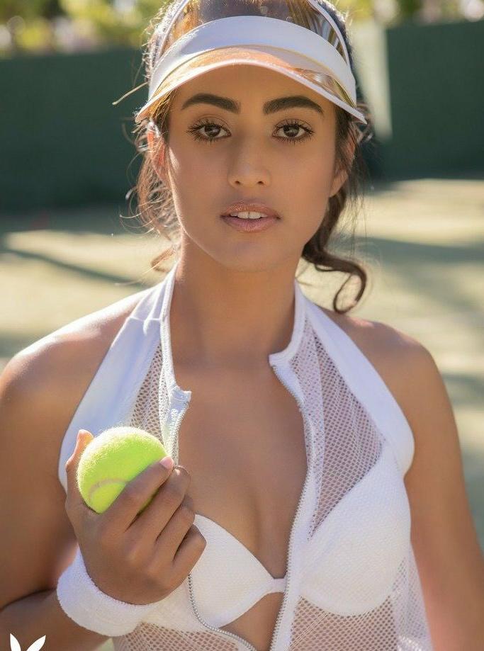 25P Katherinne Rodriguez nude