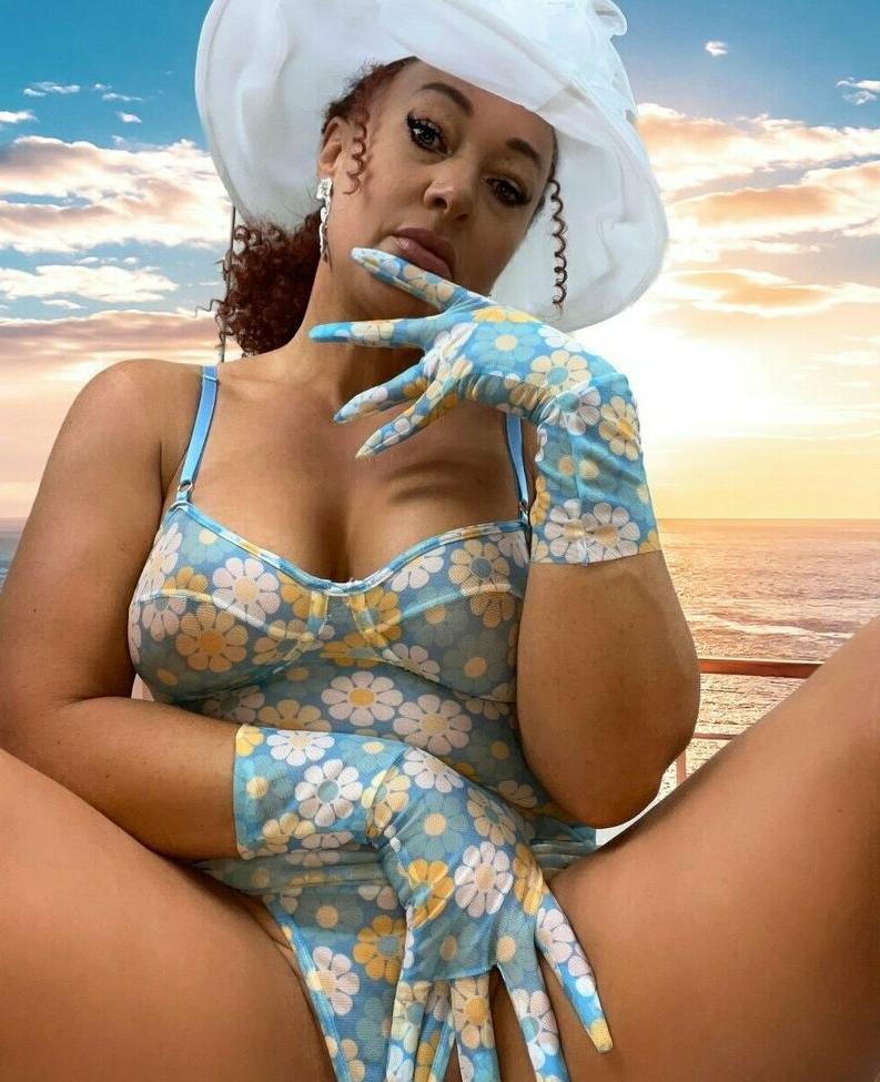 25P Rachel Dolezal nude