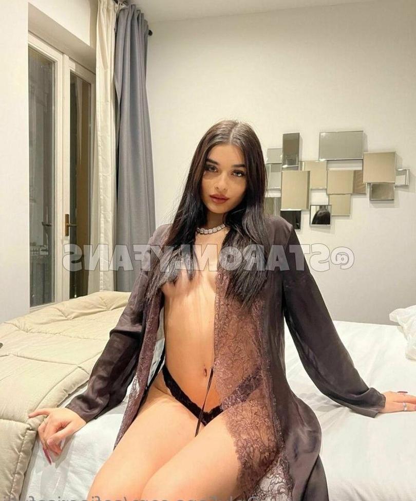 19P Sofia Crisafulli nude