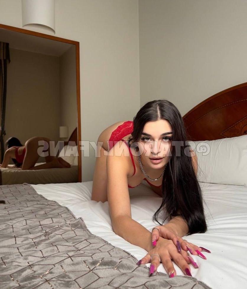 19P Sofia Crisafulli nude