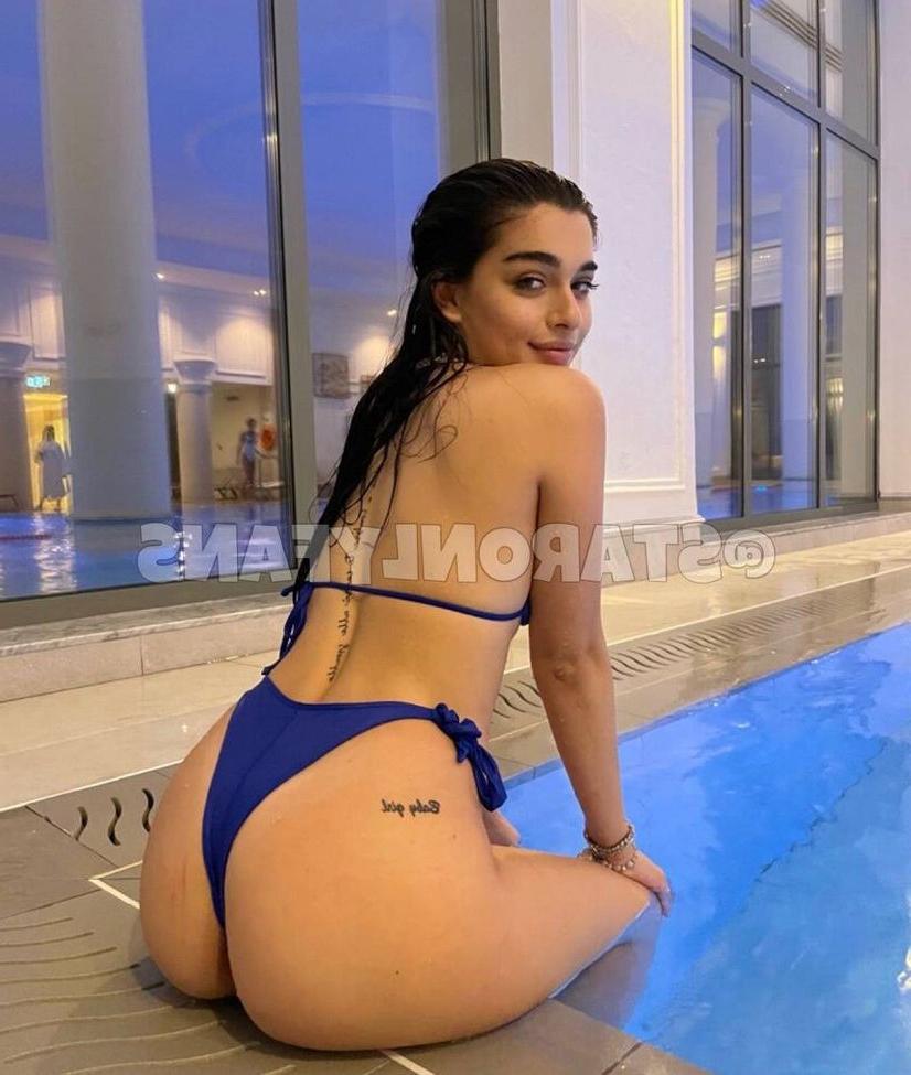 19P Sofia Crisafulli nude