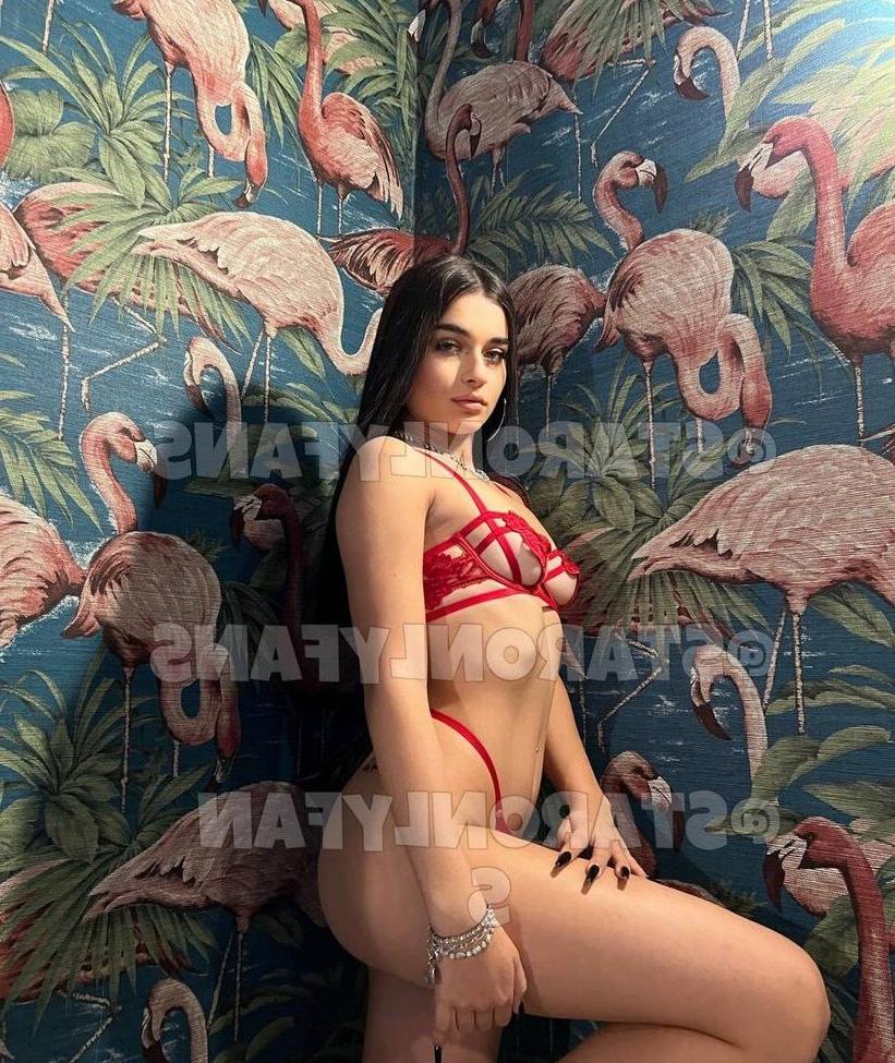 19P Sofia Crisafulli nude