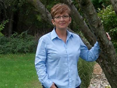 25P Moms in Glasses ( i crazy about older women in glasses)