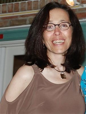25P Moms in Glasses ( i crazy about older women in glasses)