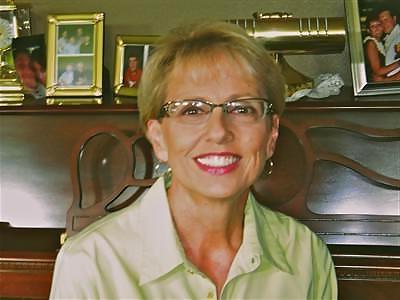 25P Moms in Glasses ( i crazy about older women in glasses)