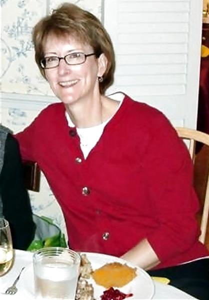 25P Moms in Glasses ( i crazy about older women in glasses)