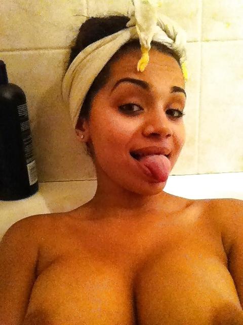 8P Stolen Phone Pics 3
