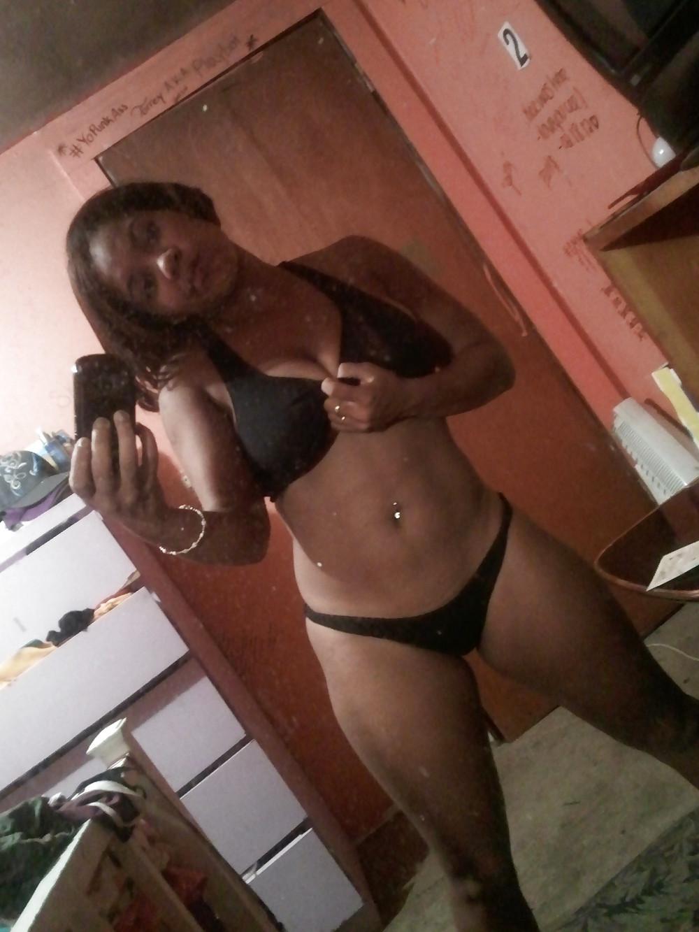 7P Busty Ebony Chick.