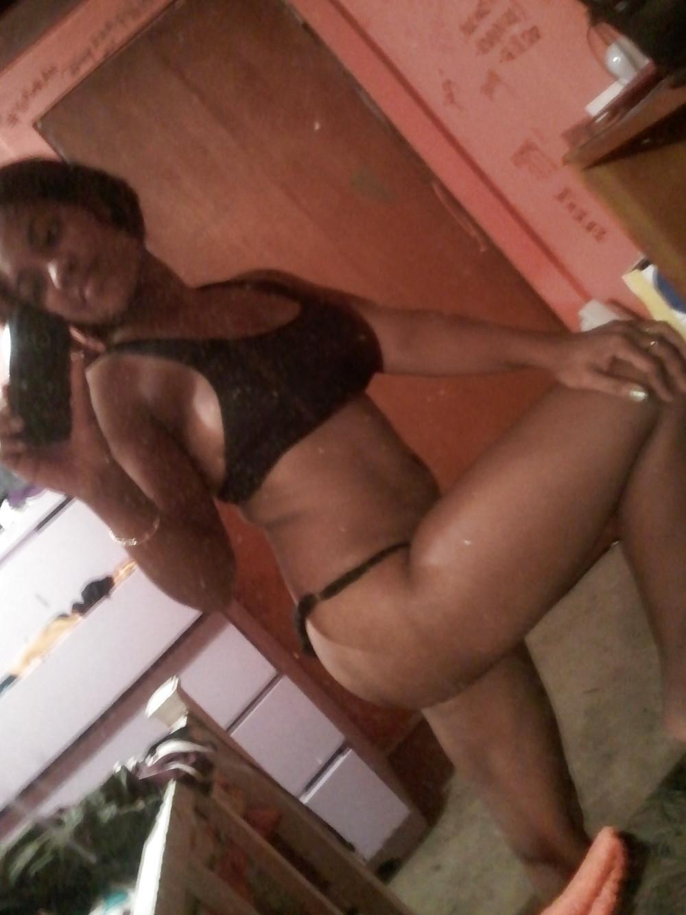 7P Busty Ebony Chick.