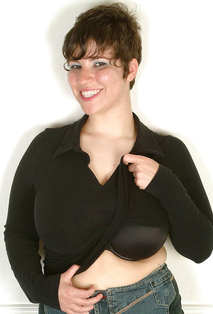 25P VICKY - BIG BOOBS AND HAIRY I