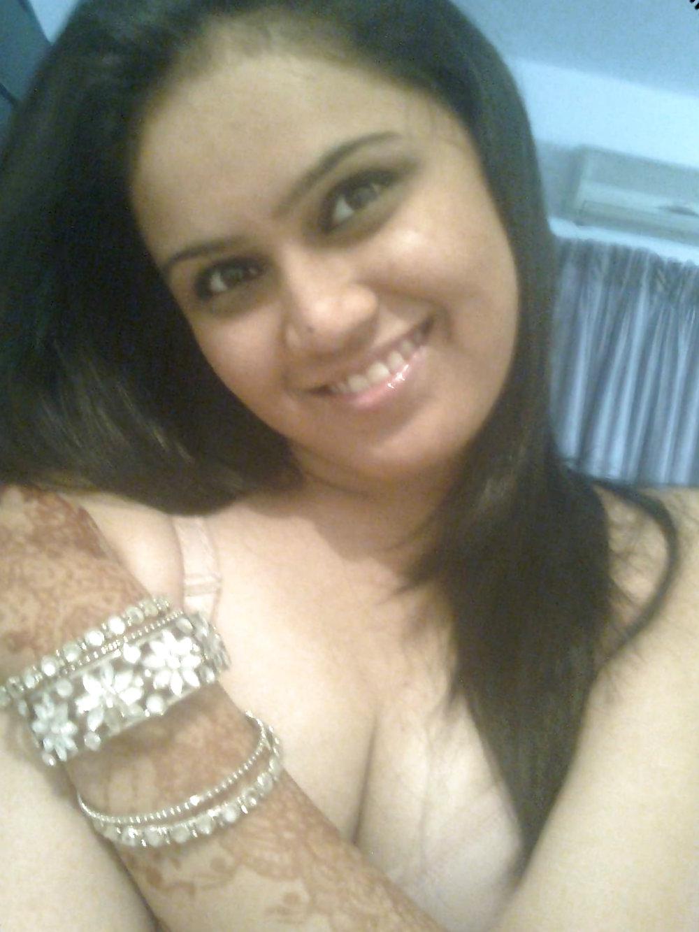 13P Indian mehandi girl Magadhi - coolbudy