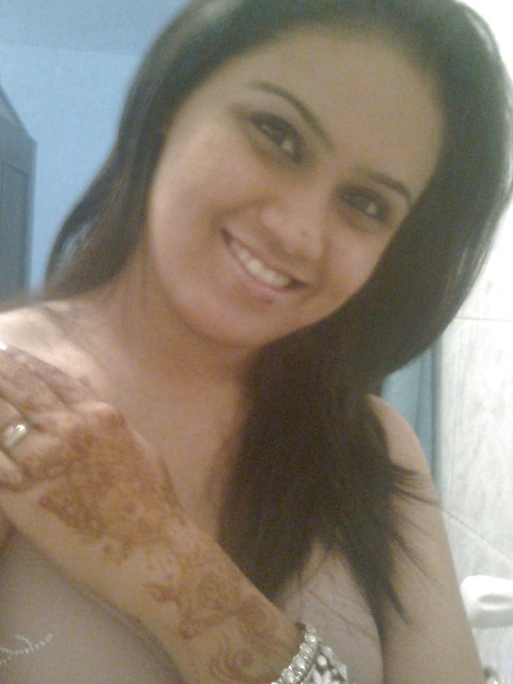13P Indian mehandi girl Magadhi - coolbudy