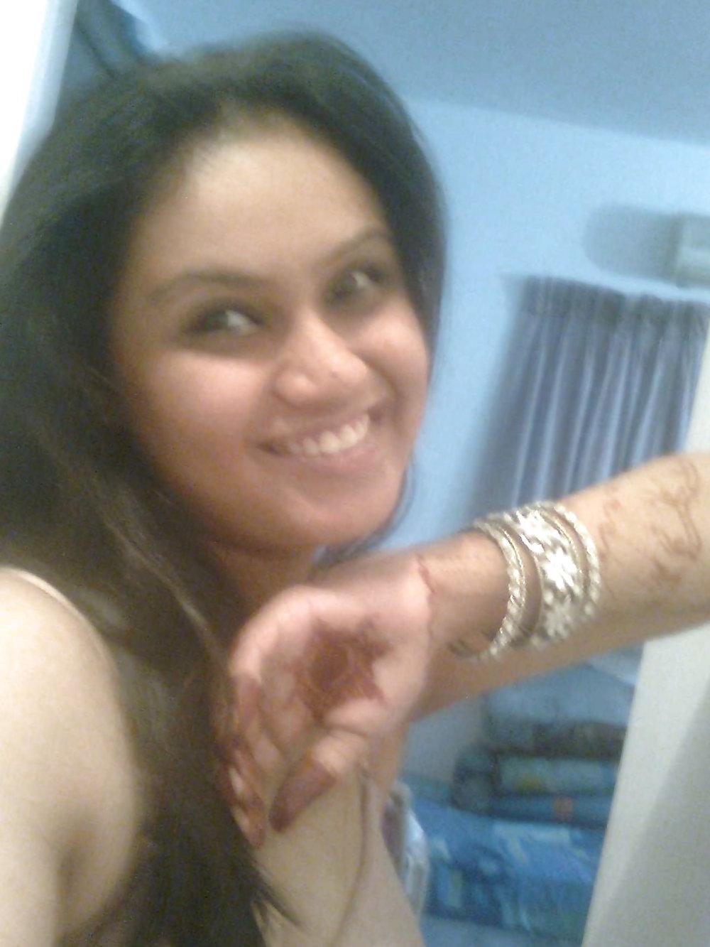13P Indian mehandi girl Magadhi - coolbudy