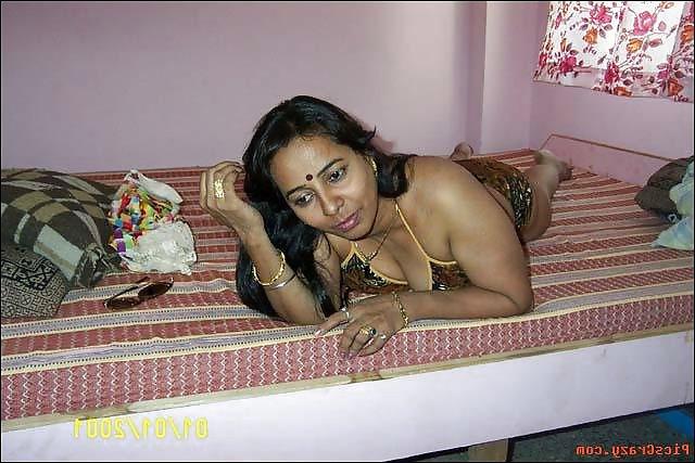 23P Indian aunty
