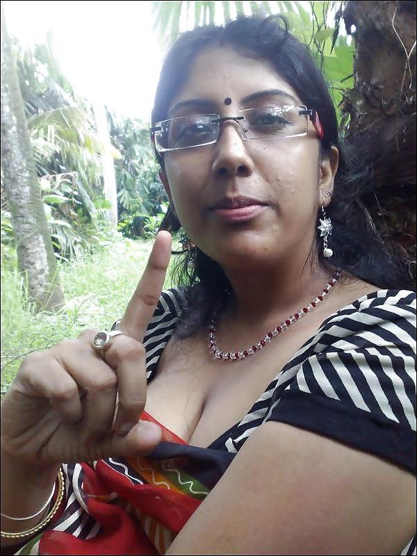 23P Indian aunty