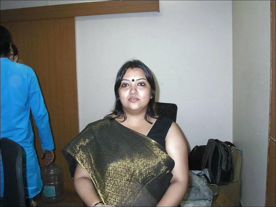 23P Indian aunty