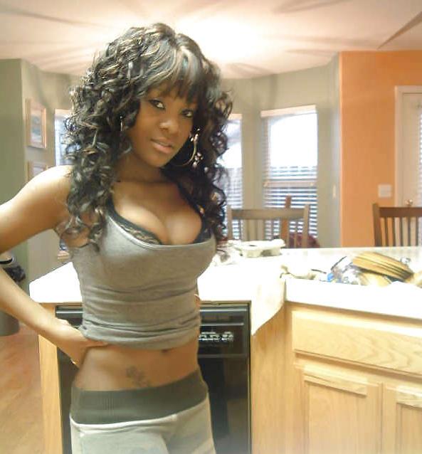 11P Young Ebony Babes