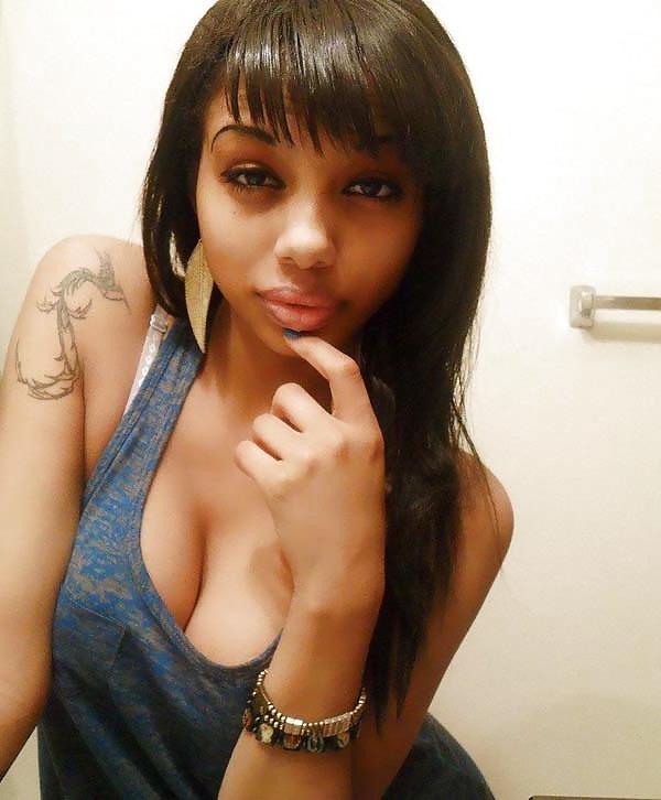 11P Young Ebony Babes