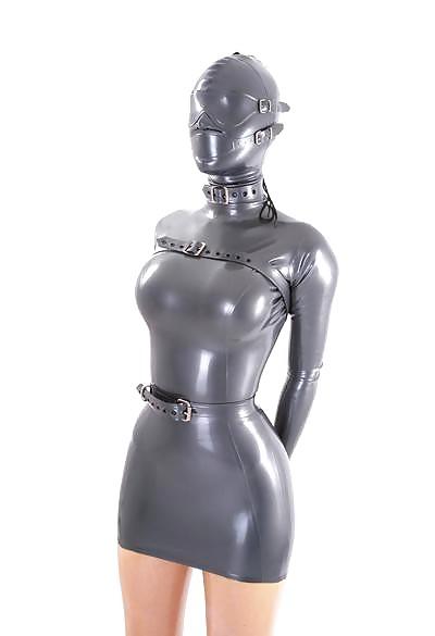 9P Latex babes