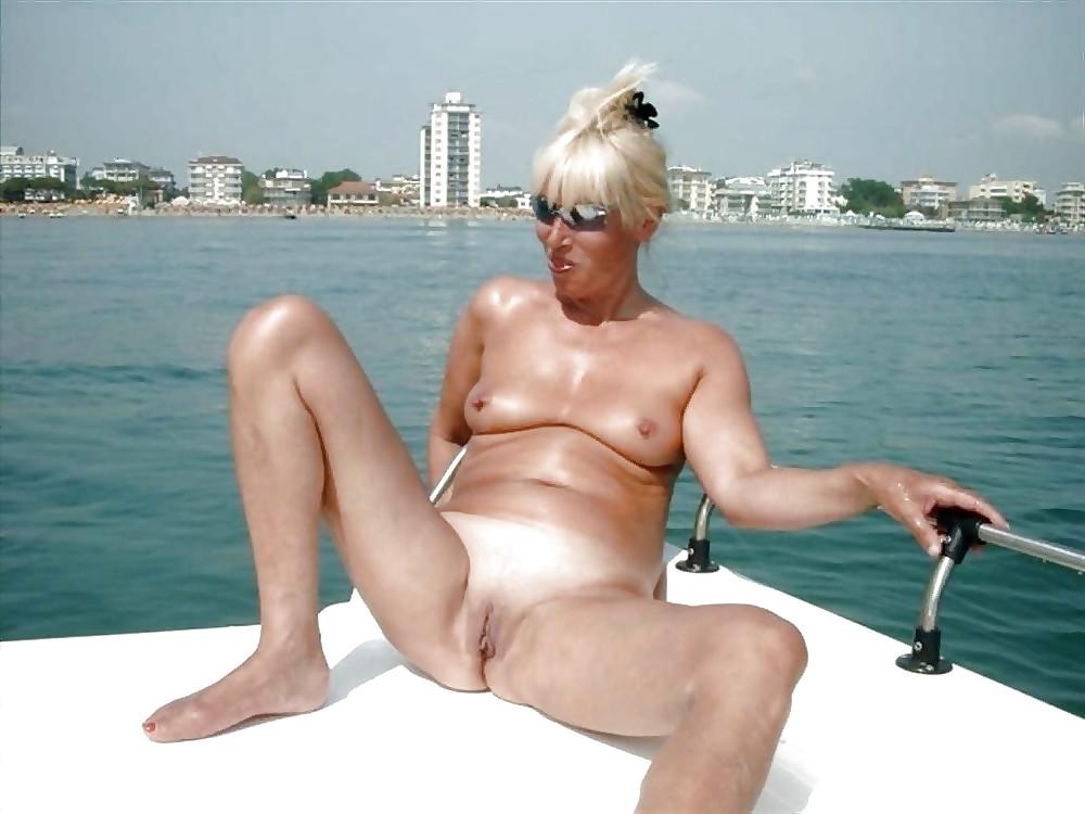 25P Babes & Boats