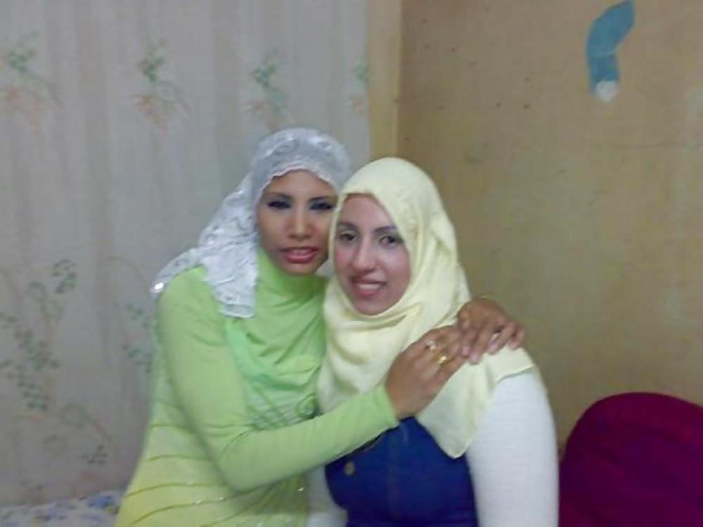 21P Arab.Hijab.Beurette 2