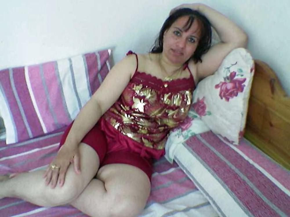 21P Arab.Hijab.Beurette 2