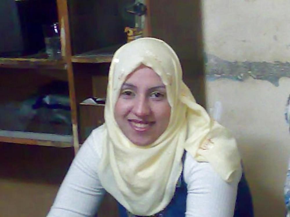 21P Arab.Hijab.Beurette 2
