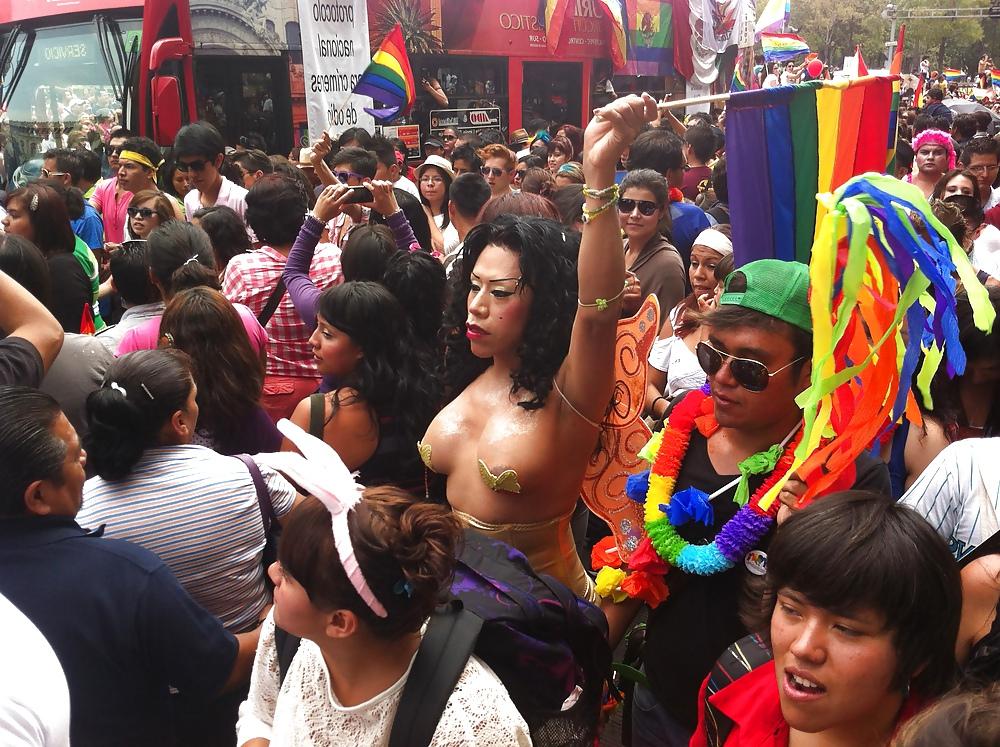 17P Gay parade