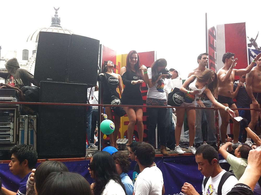 17P Gay parade