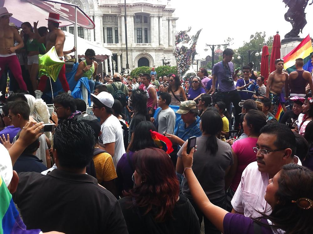 17P Gay parade