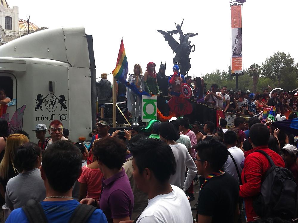 17P Gay parade