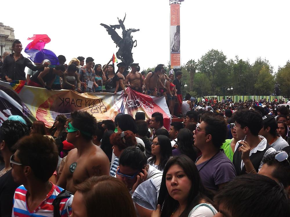 17P Gay parade